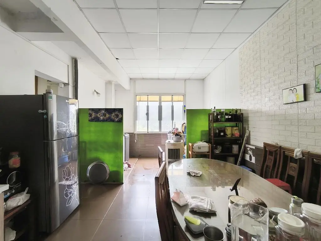 Nhà 3 Tầng Bê tông, Ngang hơn 7m, Đường rộng 3m khang trang, Cách Sunrise chỉ 300m, Hơn 5 tỷ