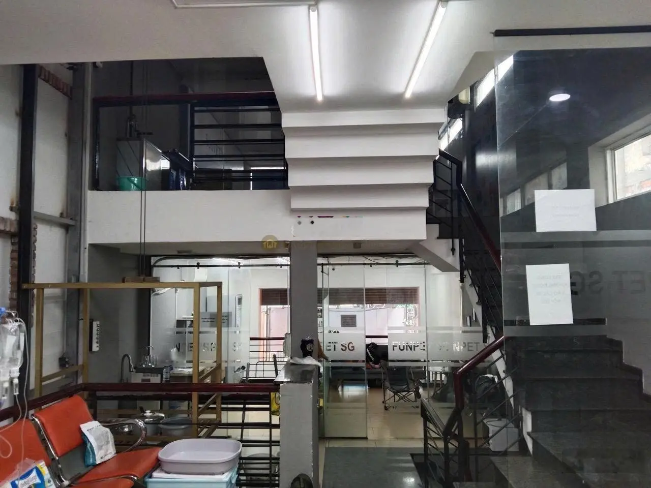 Nhà góc 2 MT Phan Văn Trị giáp Lê Quang Định 5.6x27m 4 tấm cho thuê 65tr giá 27.5 tỷ