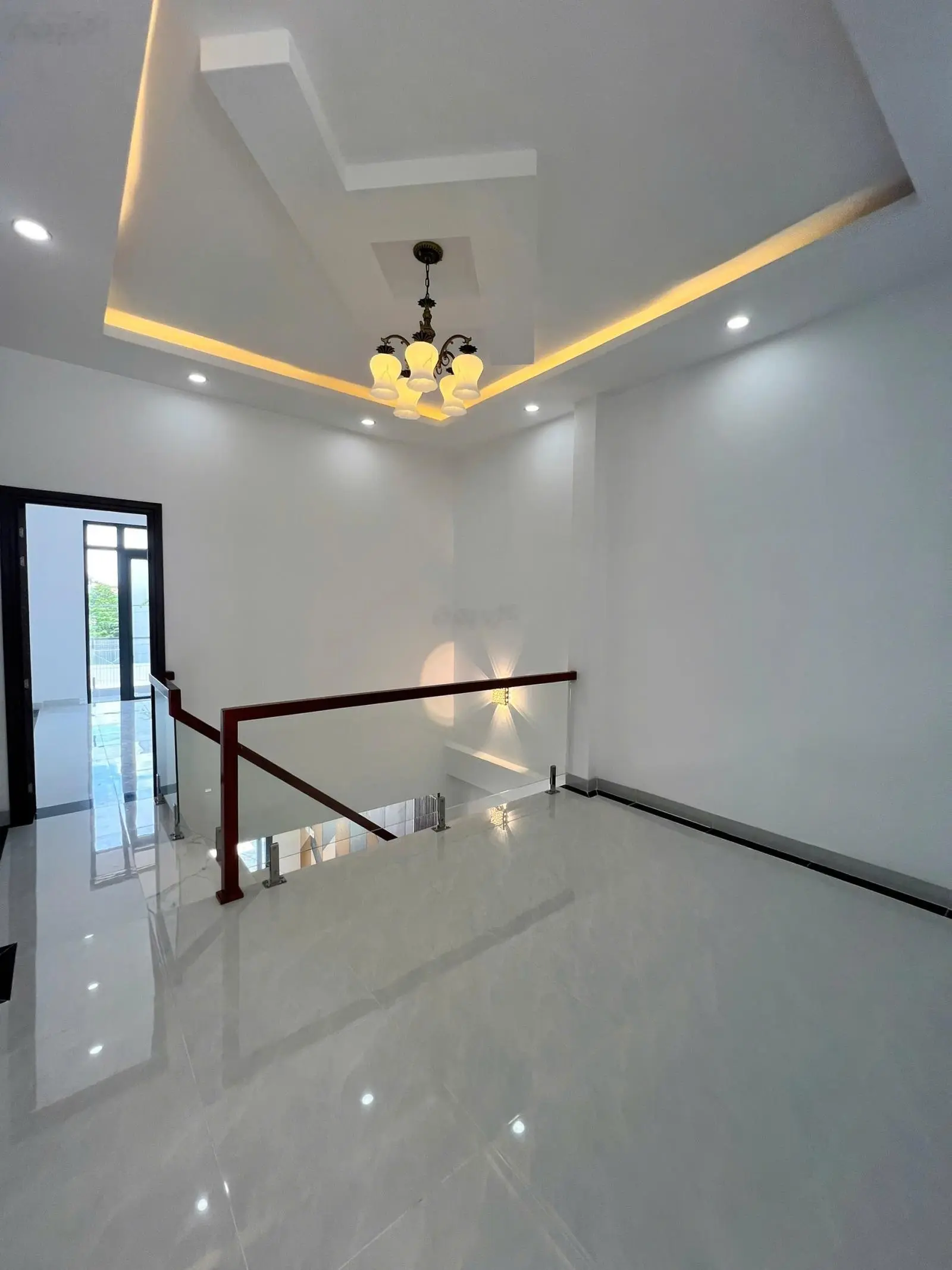 Nhà phố mới xây, dtsd 140m2 đúc thật, hoàn công, ngân hàng cho vay 2 tỷ