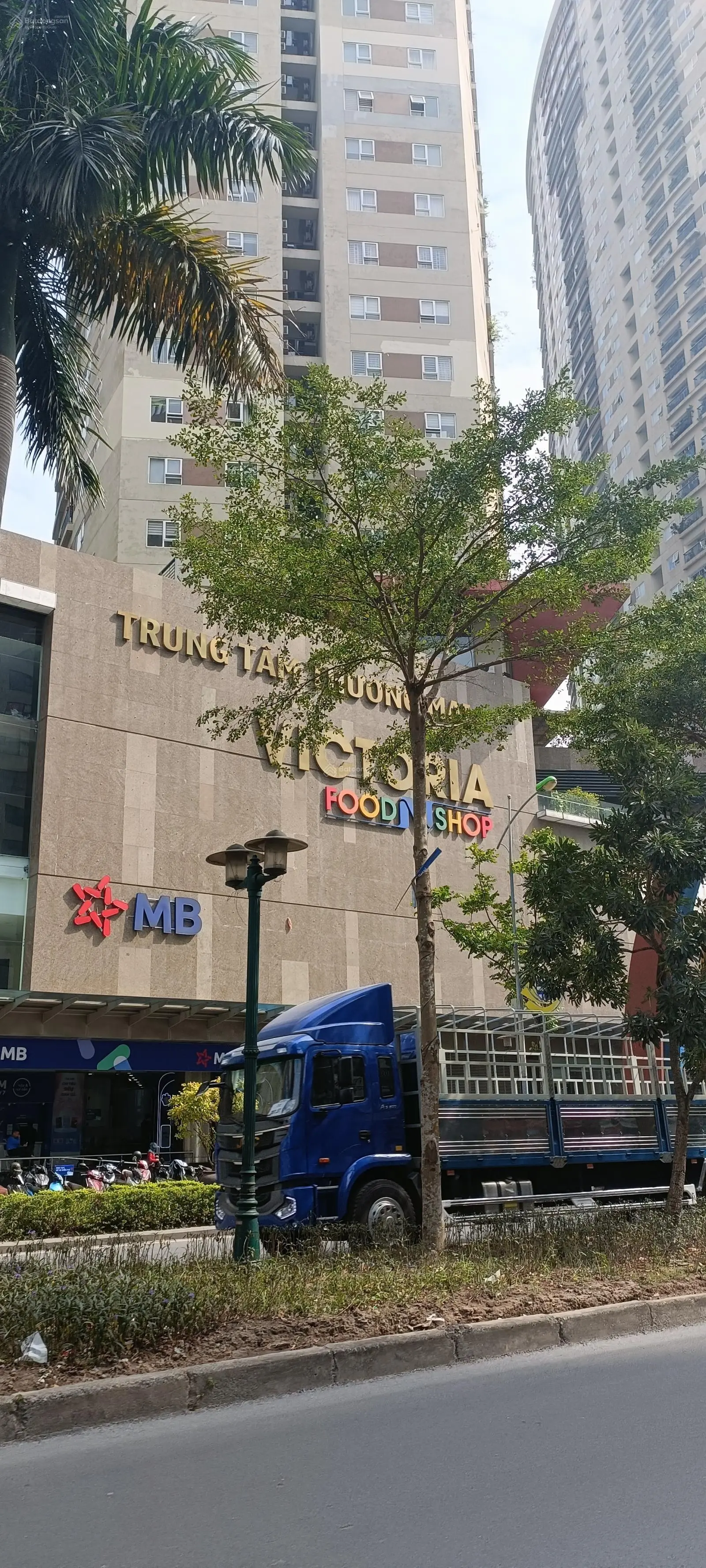 Liền kề KĐT Văn Phú, Hà Đông. Dt 90m, 5tầng xây thô.Giá 17.6 tỷ. View vườn hoa, vỉa hè ô tô tránh.