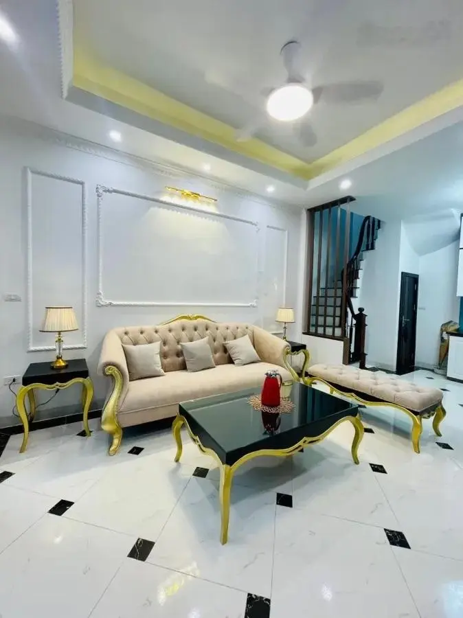 Bán gấp!!! Nhà đẹp phố Nguyễn Khánh Toàn 39m*5T*4m MT - gần phố - nội thất xịn - ngõ nông - hơn 6T