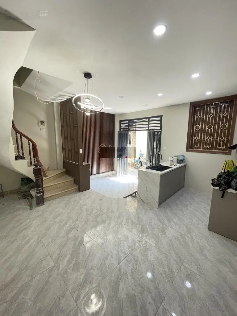 Bán nhà Ô Chợ Dừa, nhà ngõ nông mặt tiền rộng, kinh doanh tốt. Chào 6.9 tỷ còn TL. Nói k vs tin ảo