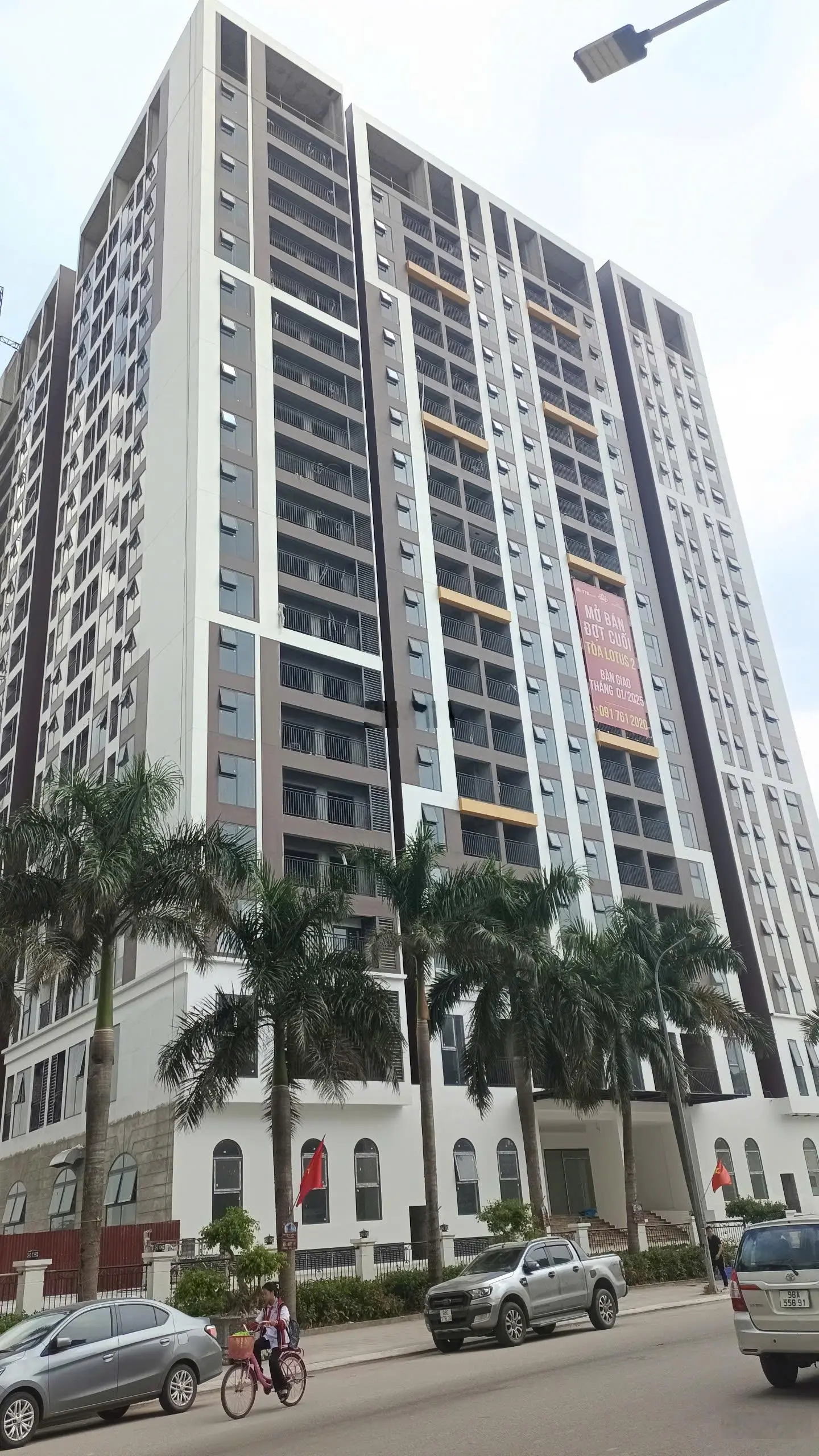 Chị gái bán căn hộ 2PN+1 2VS giá 2,800,000 Lotus Star Bắc Giang giá tốt nhất. Nhận nhà đón Tết 2025