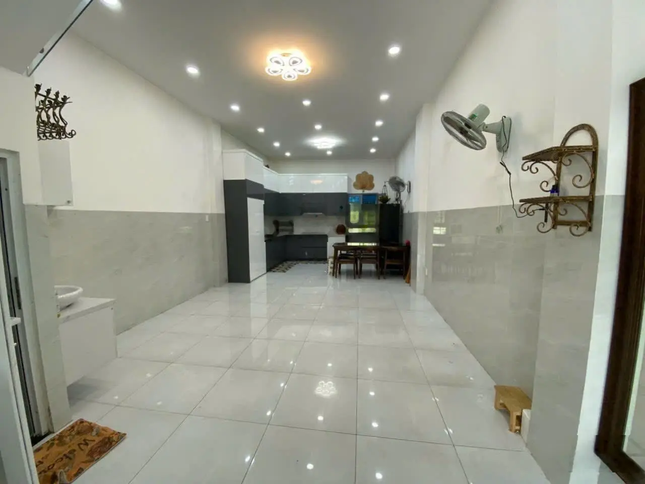 Bán nhà 3PN + 1 phòng sinh hoạt chung, 4.2x15.5 trệt 2 lầu 1 tum sân thượng HXH Đ. Nguyễn Duy Trinh