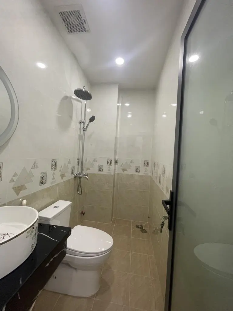 Bán nhà Nguyễn Khoái Quận 4 - hẻm ôtô - 52m2 - 5 tỷ nhỉnh - 4 tầng - khu dân trí cao an ninh