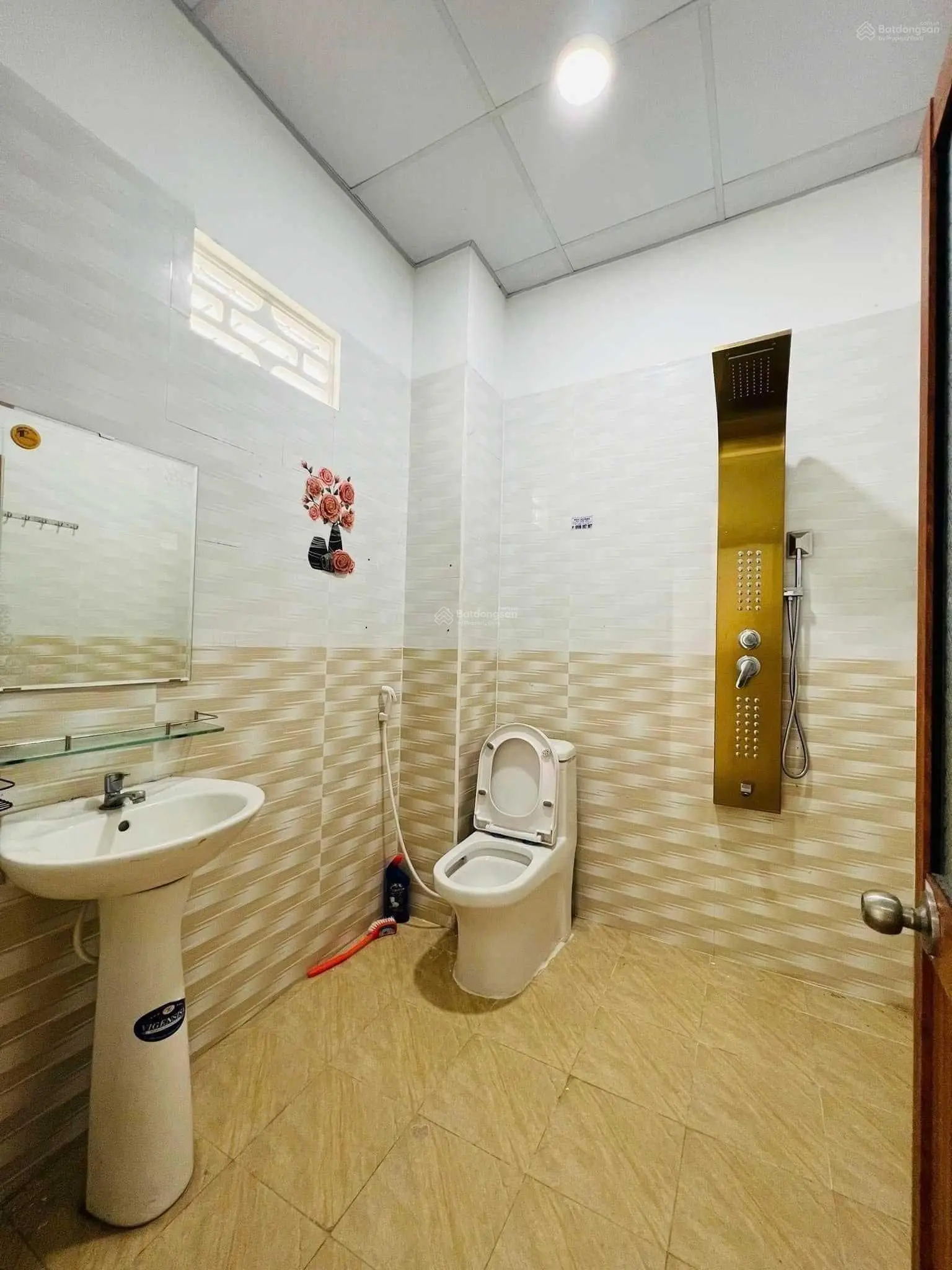 Nhà 2 lầu DT 100m2 sổ riêng thổ cư 100%. 1 sẹc Huỳnh Văn Nghệ ngay gần trạm thu phí P. Bửu Long