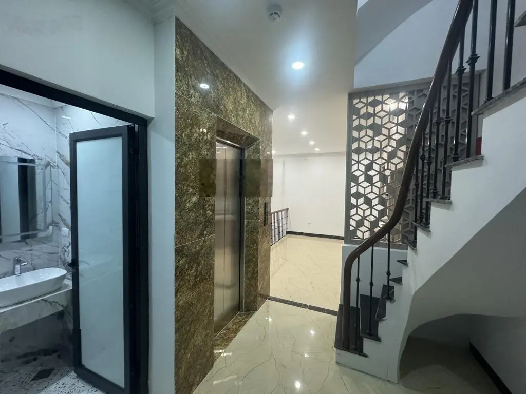 Nhà đẹp long lanh - Lê Trọng Tấn- Hà Đông, thang máy ,ô tô tránh, 52m, 5 tầng, mt 4m giá 11.5 tỷ