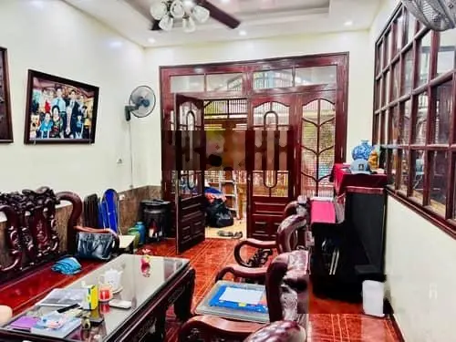 Bán gấp nhà phố Trần Quốc Hoàn 88m2 19.X tỷ, lô góc 3 thoáng, phân lô ô tô tránh, thang máy.