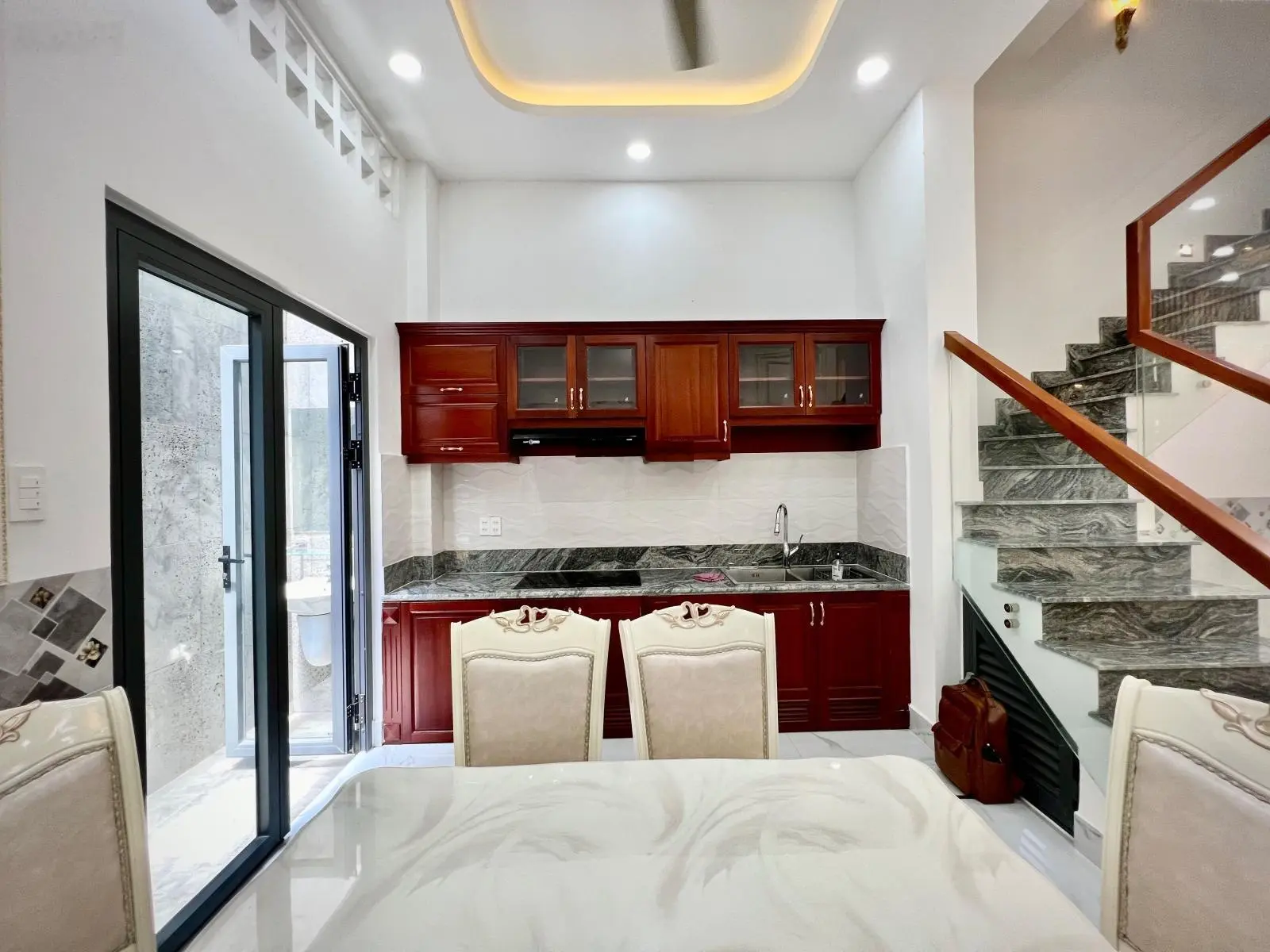 Bán nhà 50m2 hoàn công 4 tầng sổ hồng riêng hỗ trợ vay bank 70%