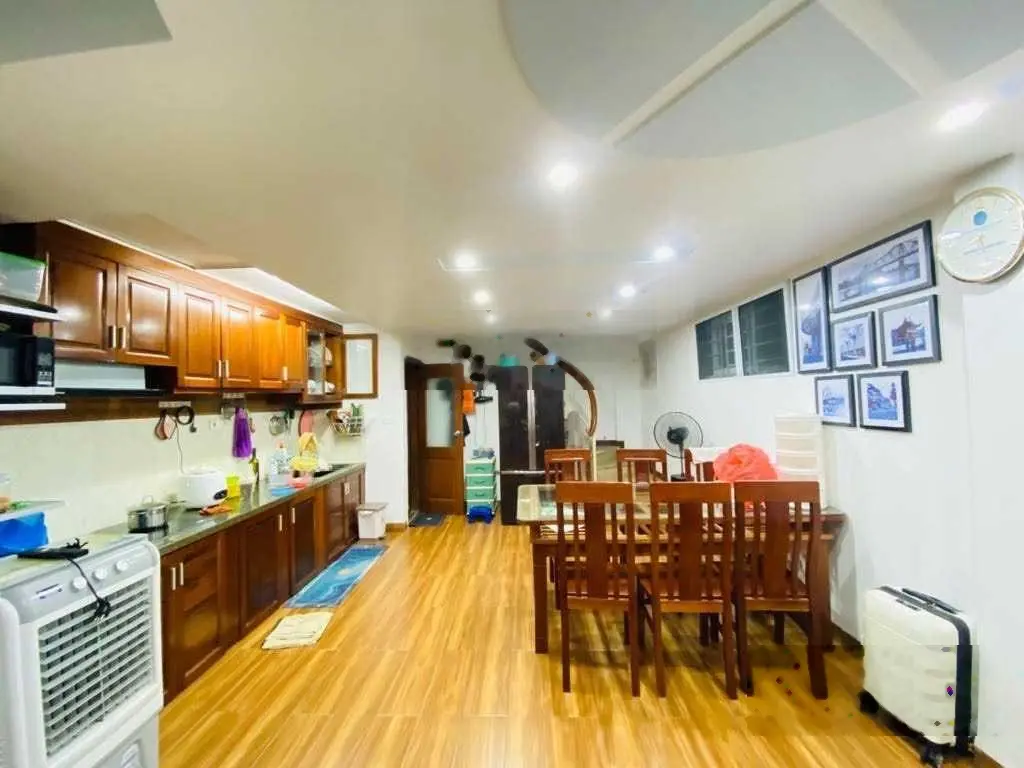Bán nhà Tây Sơn - ngõ 3m - gần nhiều trường ĐH - 8 ngủ cho thuê- 50m2 7,6 tỷ