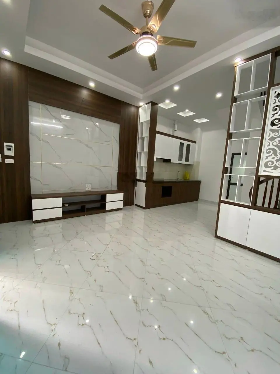 Bán nhà Phú Thượng, Tây Hồ 35m2, 5 tầng, ngõ rộng thoáng, ô tô cách nhà 30m - 6.9 tỷ
