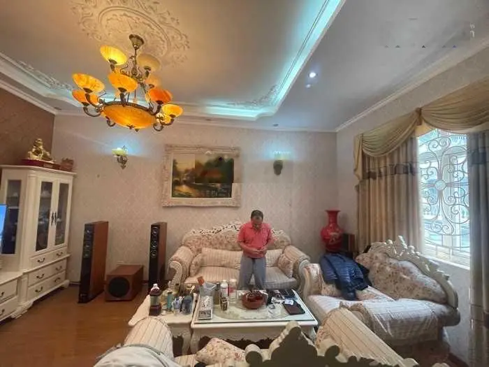 Phân lô víp siêu hiếm phố quan nhân- vỉa hè - gara, oto tránh và dừng đỗ - 2 thoáng