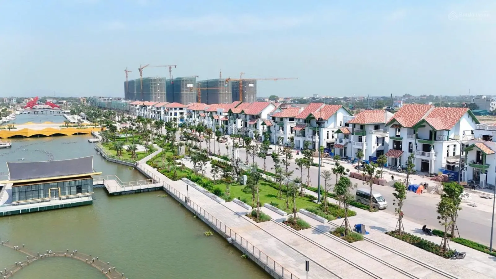 Quỹ mới đợt 2 tổng 250 Nhà phố, biệt thự quảng trường nhạc nước, DT 68m2, xây 3,5 tầng giá từ 5 tỷ