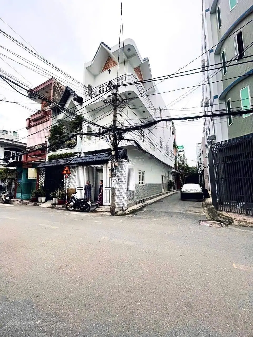 Chủ gấp bán - giảm sốc 1 tỷ bán nhà góc 2 mặt hẻm xe tải gần Emart Gò Vấp