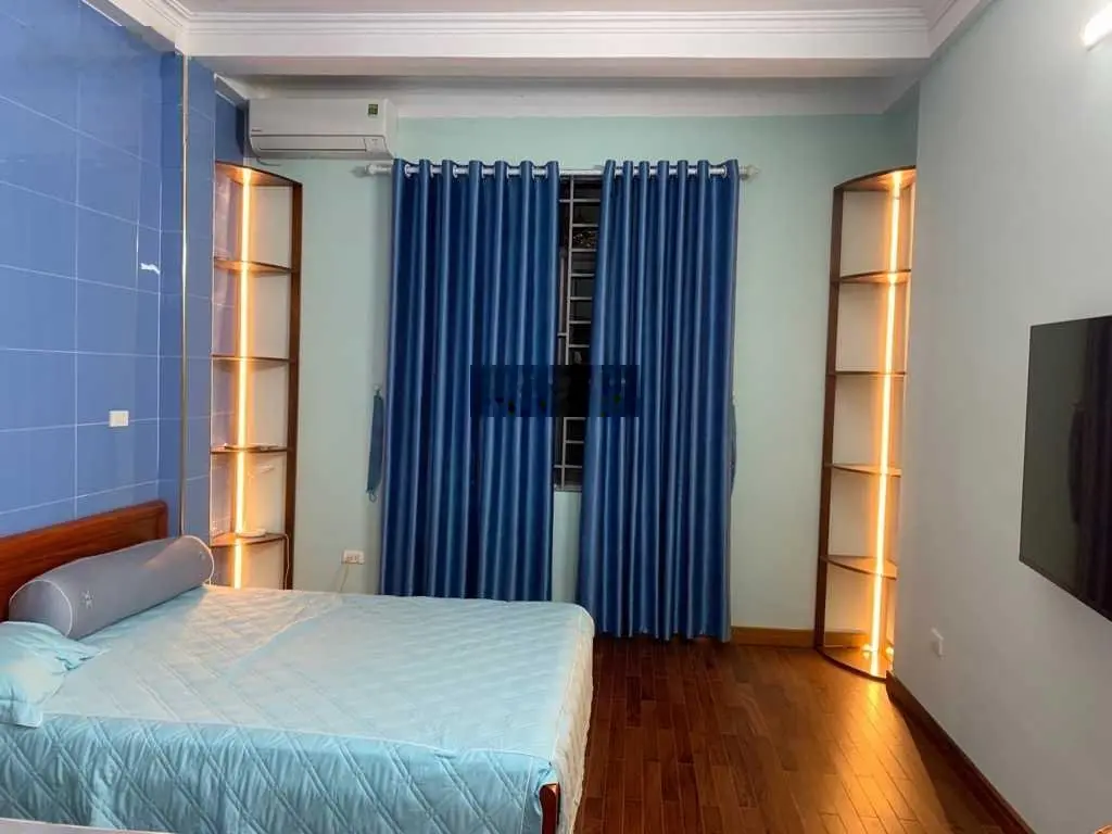 Bán nhà 7 tầng cầu giấy, thang máy - ô tô đỗ cửa - ở & kd văn phòng đỉnh, 37,3m2, giá 10,6 tỷ