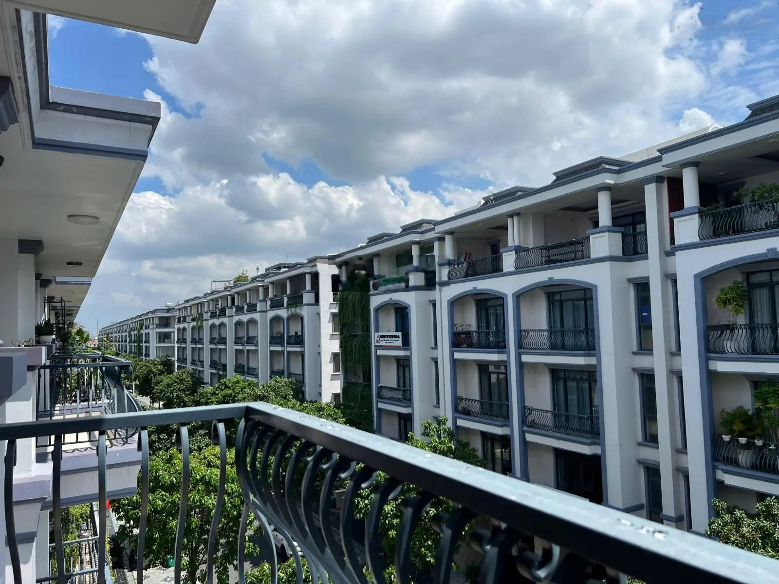 Cần bán gấp nhà view công viên - KDT Vạn Phúc - 7x22m - Vị trí đẹp bên cạnh trung tâm thương mại