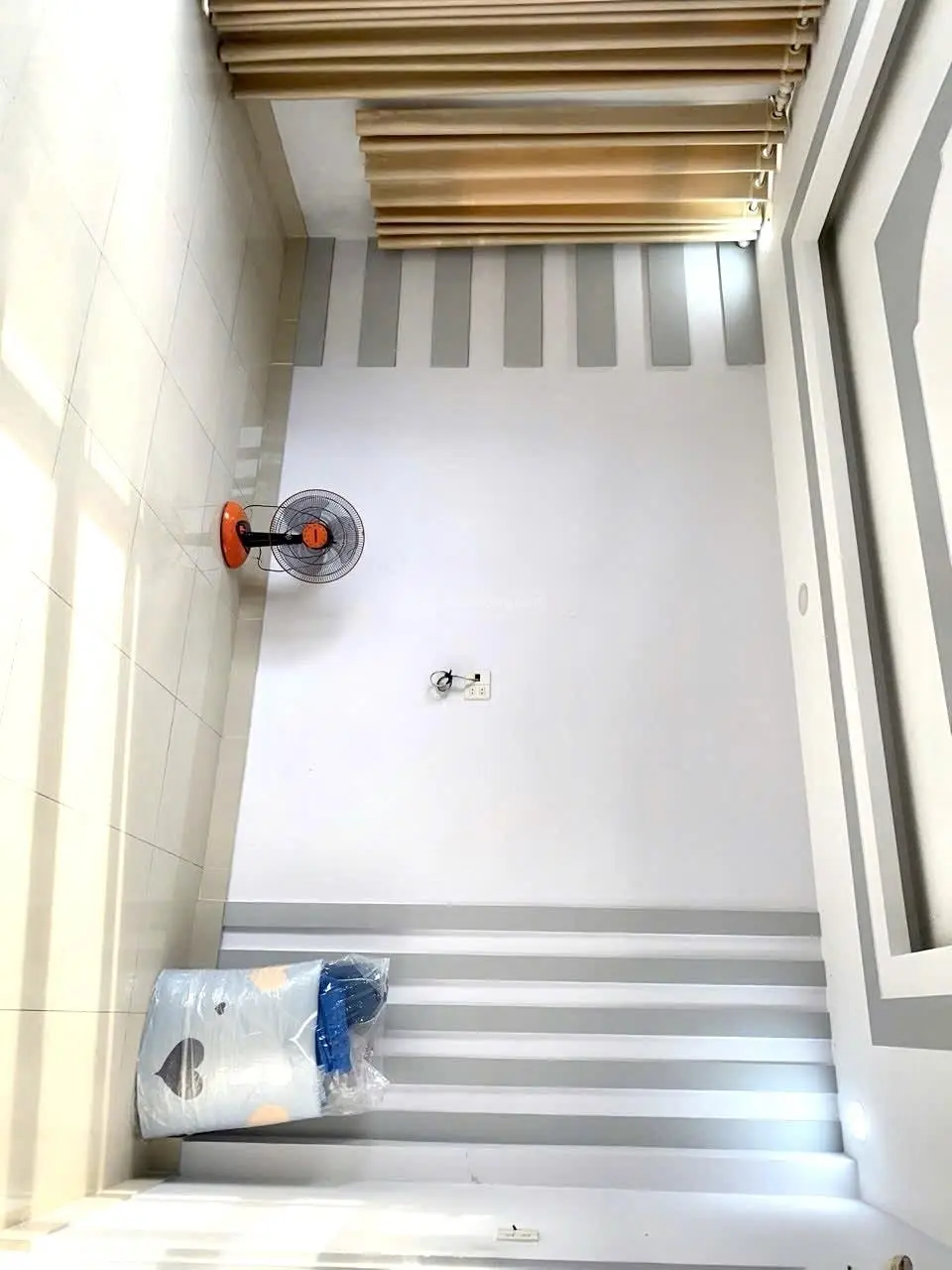 Bán căn nhà tại Nhiêu Trứ, Phú Nhuận. Giá 7ty5 giao dịch nhanh