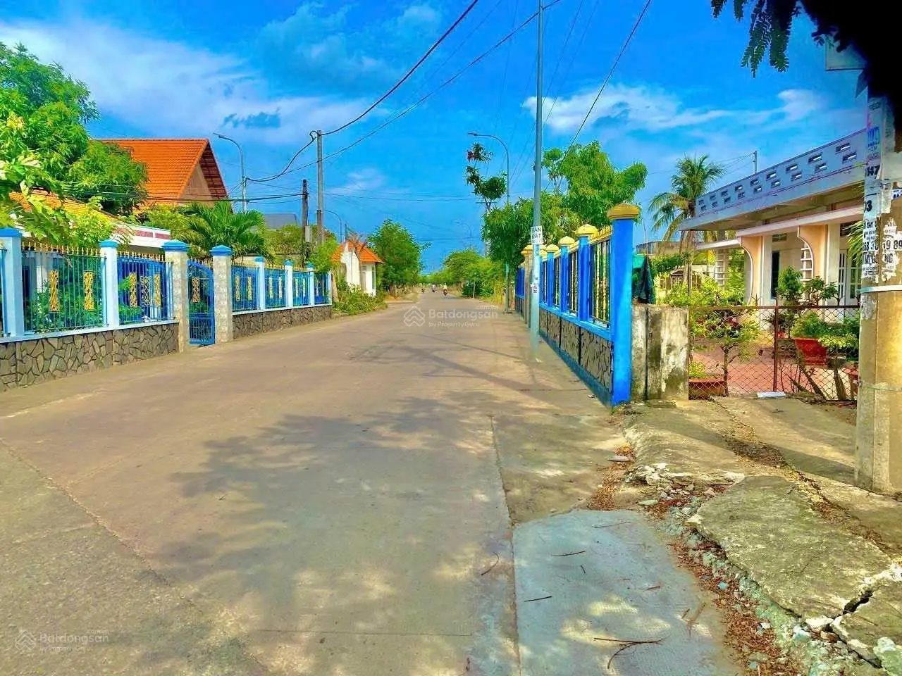 Chính chủ cần bán 150m2 mặt tiền đường Nguyễn Thị Bài, SHR, đường lớn, khu dân cư đông đúc