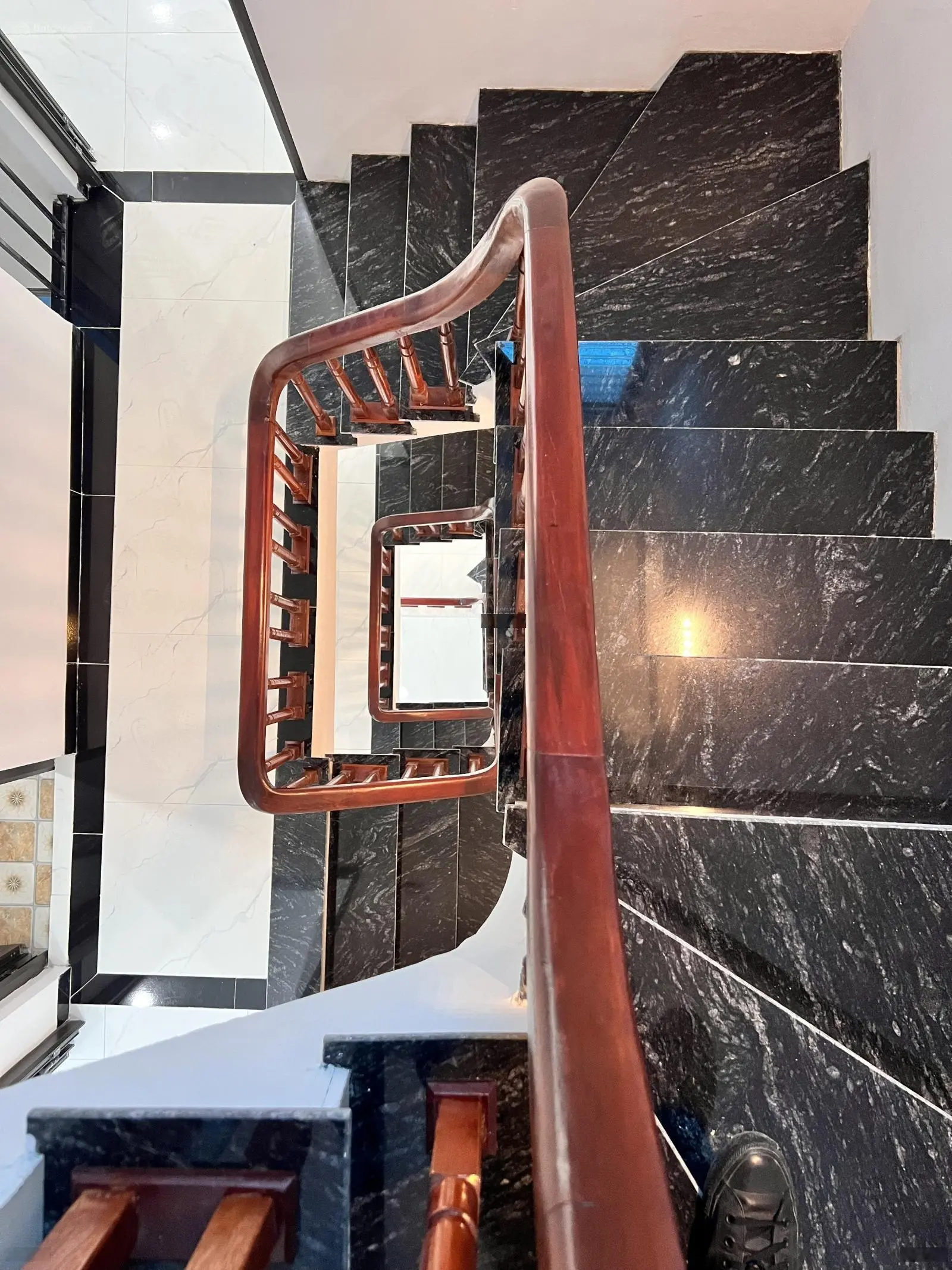 CC BÁN NHÀ MỚI ĐẸP VĨNH NINH - VĨNH QUỲNH, 48m2 4.5tầng, ô tô đỗ gần, nhỉnh 4 tỉ LH 0979228902