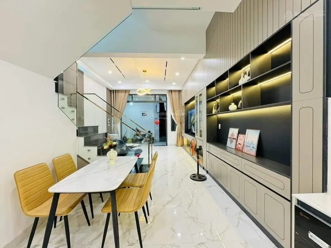 Bán liền nhà đẹp Tôn Thất Thuyết Q.4 70m2 4PN