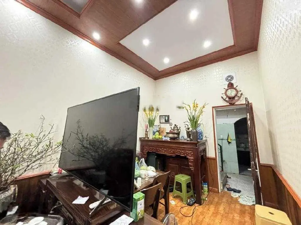 Bán nhà phố Kim Mã, 54m2x Mt 3,5m giá 11,6 tỷ, ngõ rộng ô tô gần mặt phố, dân trí cao