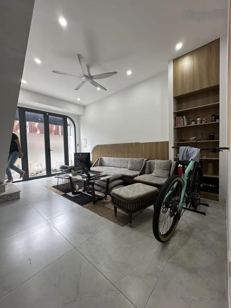 Nhà 2 mặt tiền hẻm 4m đường Bến Vân Đồn, mới xây full NT, 56.5m2, giá 10,7 tỷ