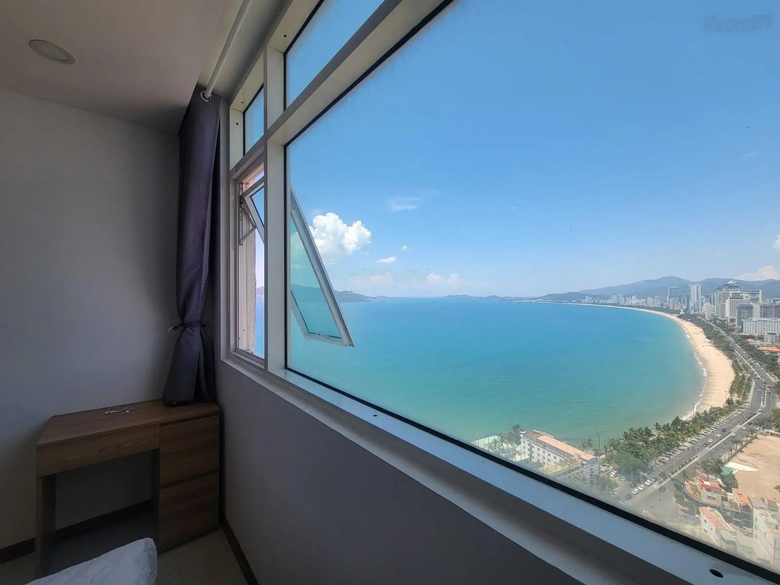 CC bán căn mới tinh giá tốt view biển mênh mông + phố tại Mường Thanh Khánh Hòa