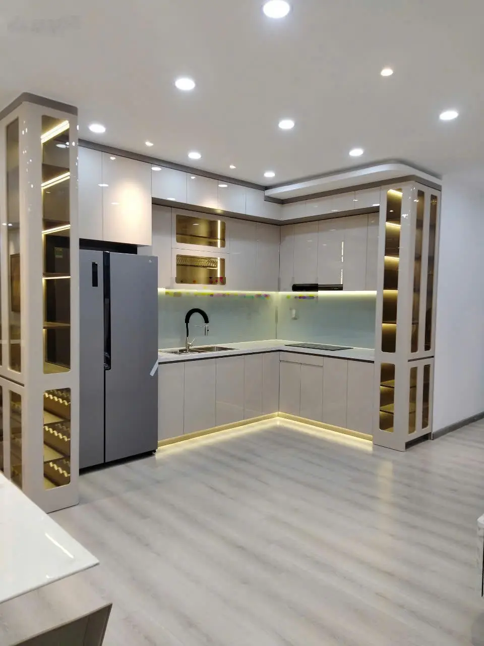 CẦN BÁN GẤP CẶP CĂN HỘ SIÊU ĐẸP SKY GARDEN QUẬN 7