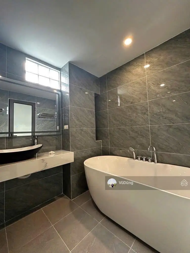 Bán nhà Bồ Đề, Long Biên Dt 62M2, 6 Tầng, Mặt tiền 4.2M, Gara, Thang máy, ô tô thông, Full nội