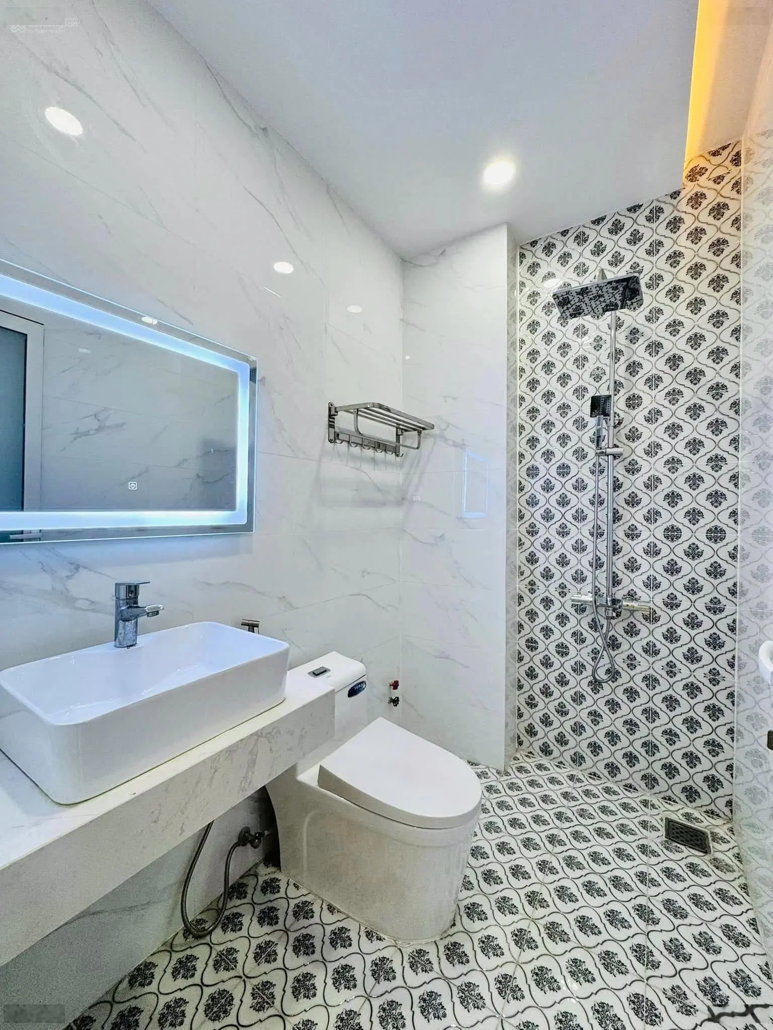 diện tích 47m nhà mới 5tầng ngõ 268 phố Ngọc Thụy - giá ĐẦU TƯ chỉ 6.35 tỷ.