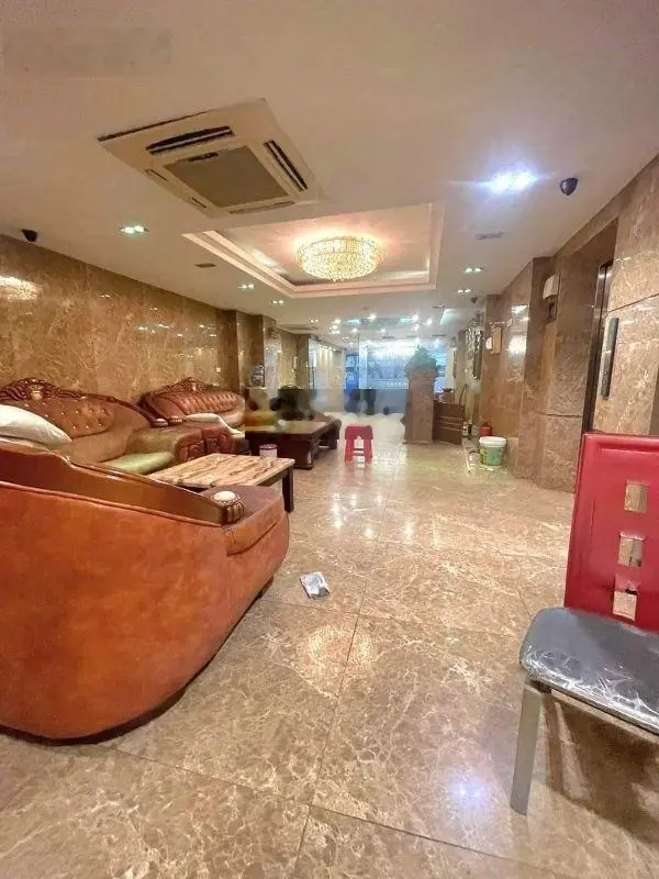 Bán khách sạn mặt phố Bùi Thị Xuân 120m2 sổ đỏ nhà 12 tầng+ 1 hầm dòng tiền 350tr