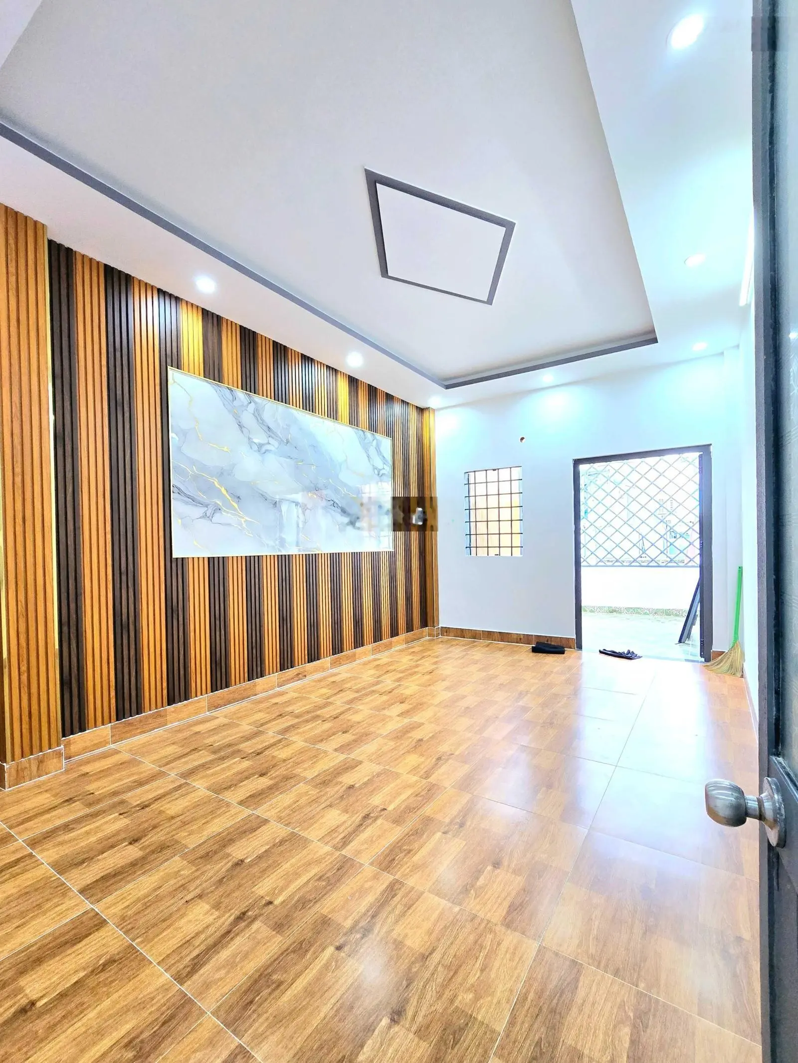 Bán nhà mới hoàn thiện, kề quận 7