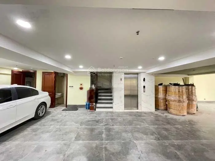 Bán nhà văn phòng diện tích 86m2, 36 tỷ, 8 tầng, 45 chỗ, mặt tiền 7m, Nguyễn Văn Huyên/Cầu Giấy
