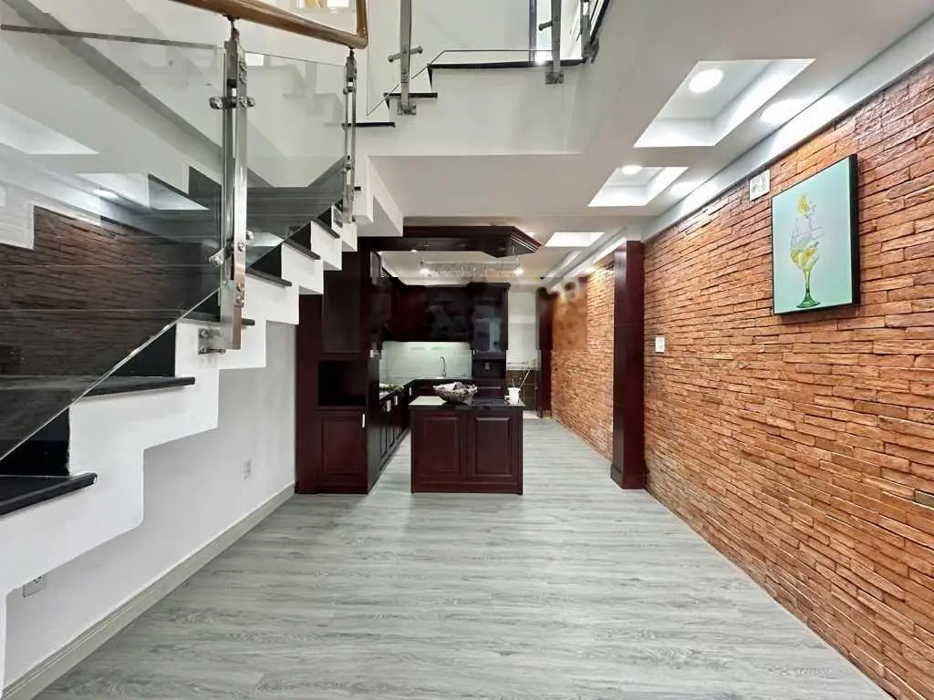 Q.PN. Siêu phẩm mặt tiền KD Huỳnh Văn Bánh, 4 tầng, khu VIP kinh doanh sầm uất