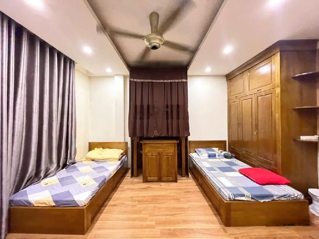Bán nhà Ngọc Thụy,LB. 5 tầng 35m, ô tô tránh, 10m ra mặt phố Ngọc Thụy. Nhỉnh 6 tỷ