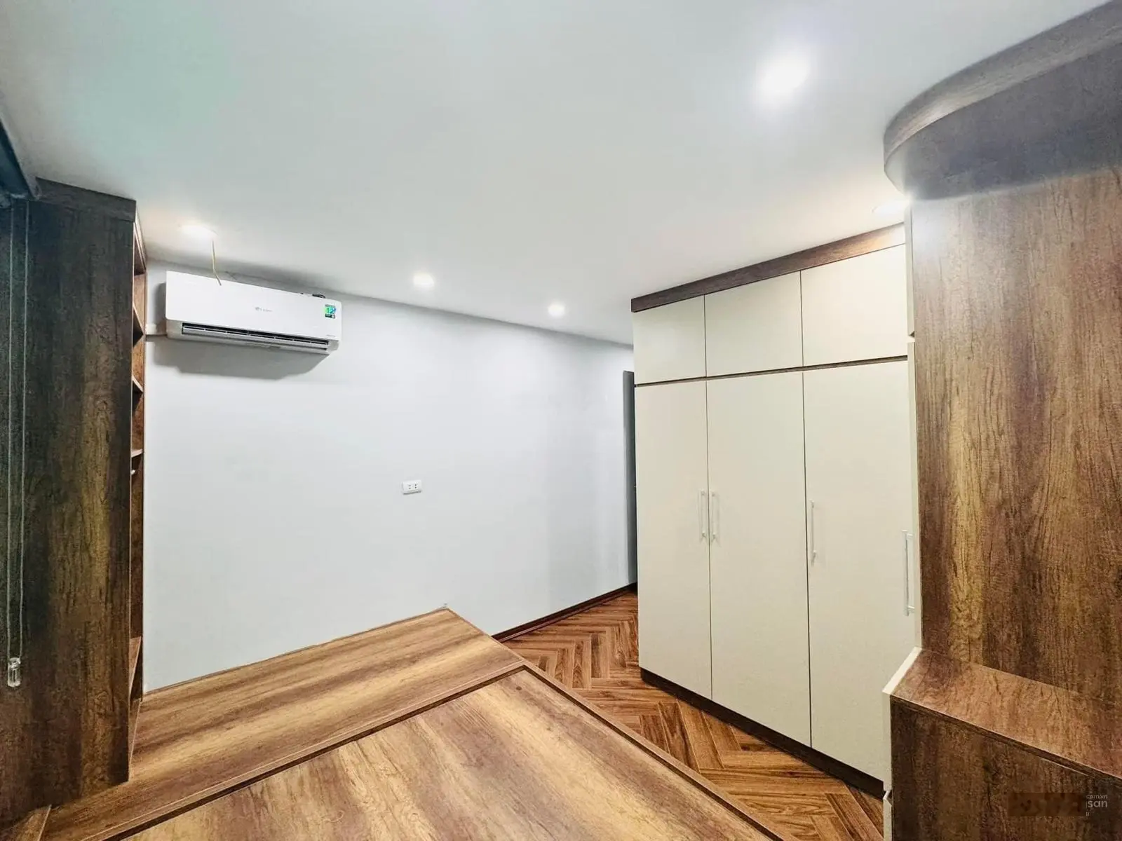 6.8 tỷ-38m2-lò đúc- trần khát chân-full nội thất- gân phố