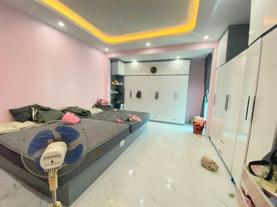 Nhà 4 tầng độc lập lô góc 2 mặt thoáng, có cầu thang máy, ô tô vào nhà tại Trang Quan An Đồng