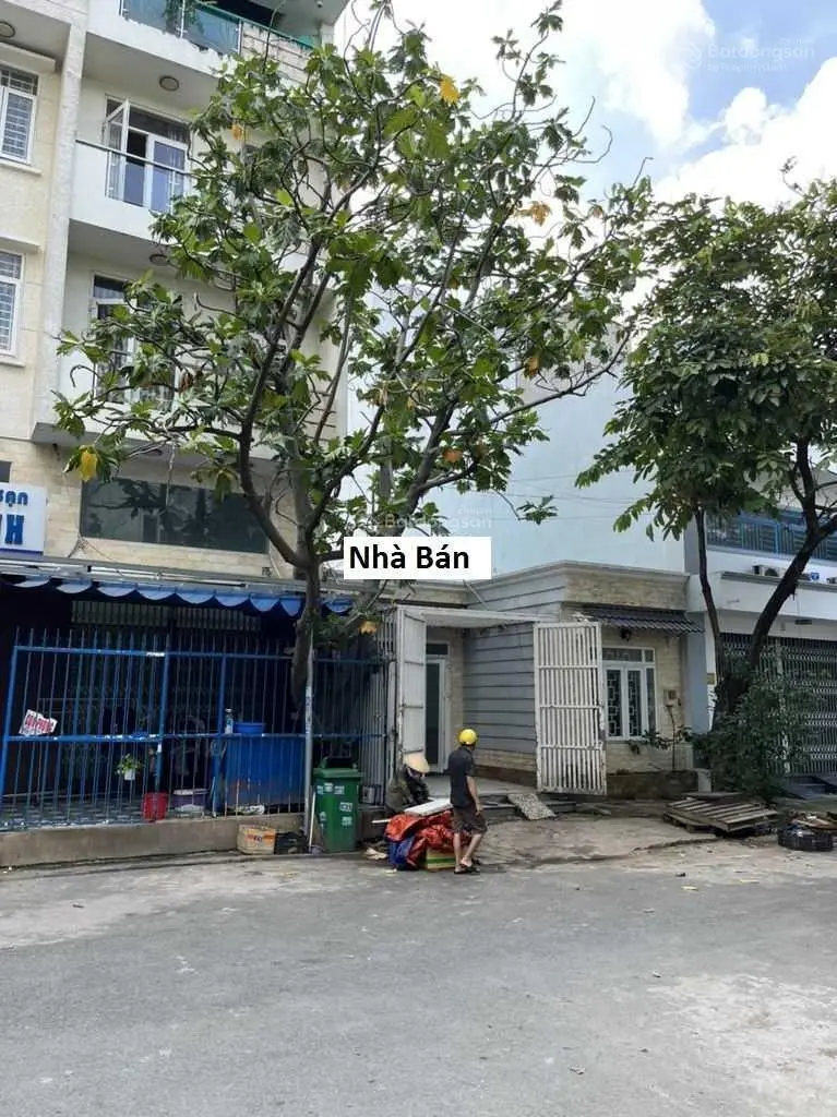 Nhà khu nội bộ sau Chợ Nông Sản Thủ Đức, sổ hồng 74m2 cần bán gấp