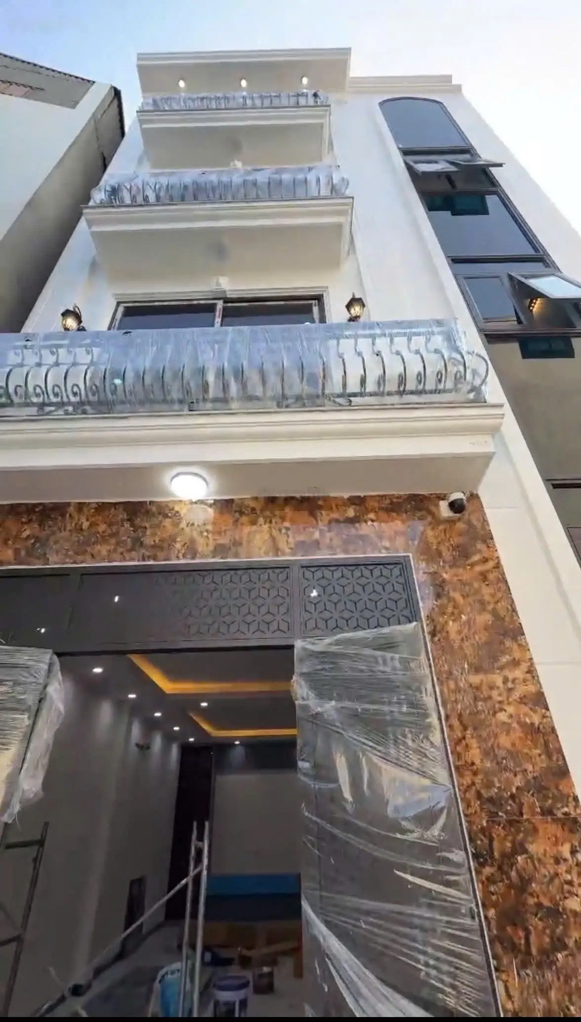 Bán nhà Thanh Trì 4 tầng xây mới đẹp long lanh, ô tô 7 chỗ đỗ cửa. MT: 6.3m, DT: 56,5m2. Giá 7,2 tỷ