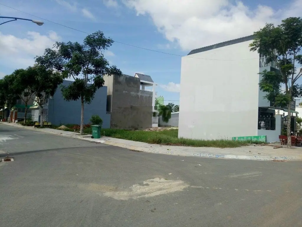 Chính chủ ngộp. Bán nhanh lô đất trong KDC, 85m2 , SHR, 475tr