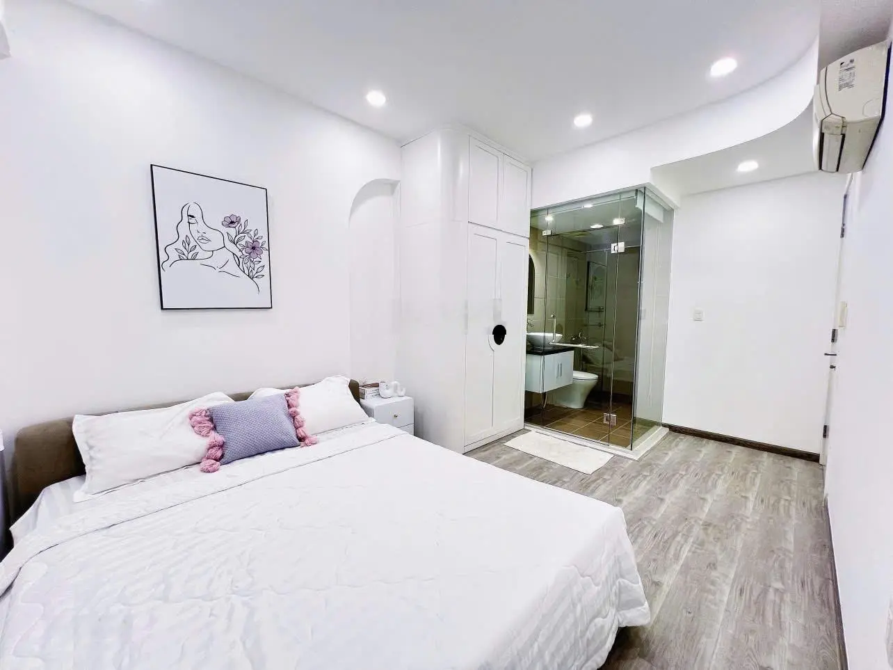 Cần tiền bán gấp căn hộ Mastrei Thảo Điền 2PN view tòa 81 tầng - chỉ 5.7 tỷ