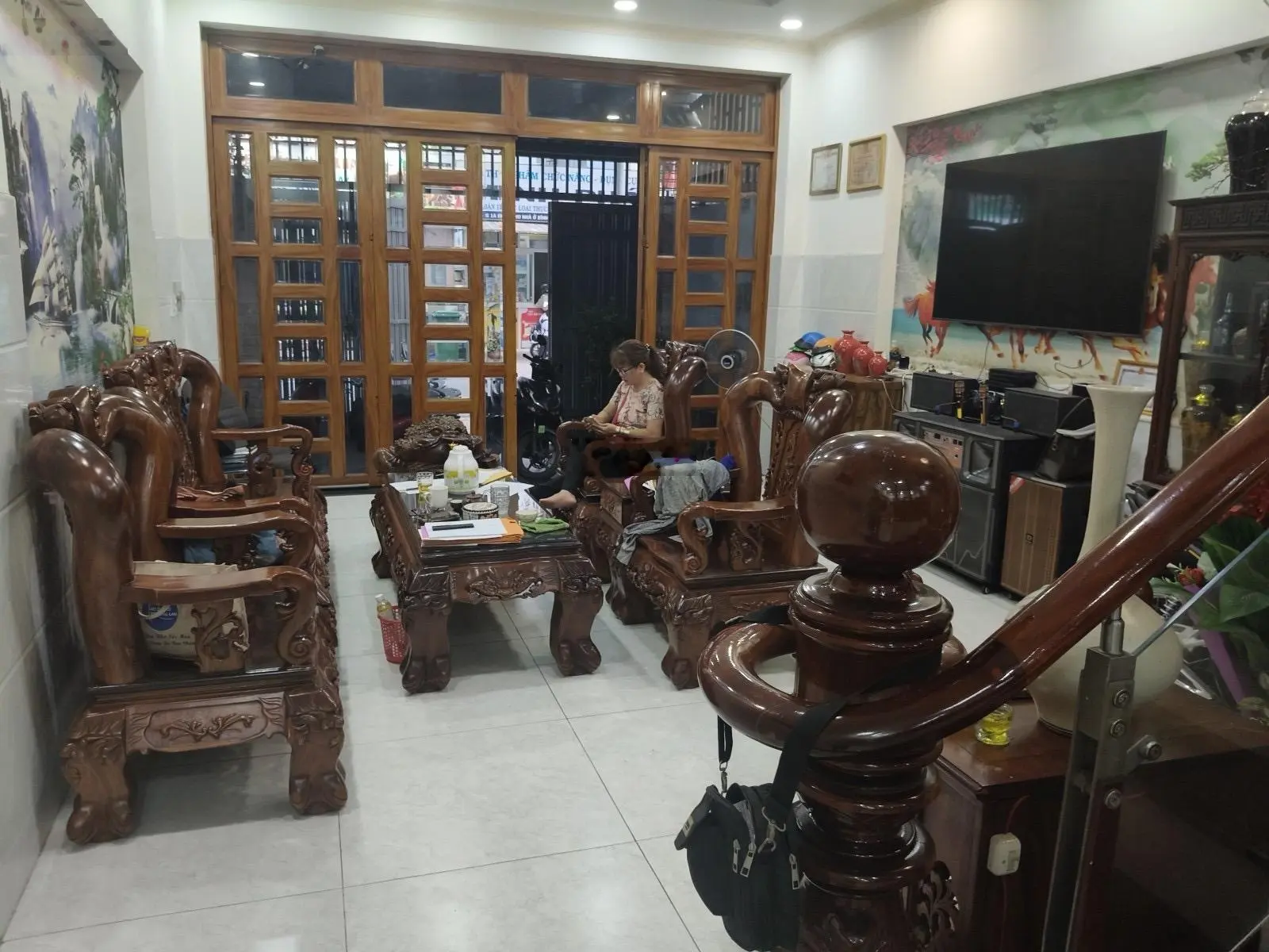 Gấp bán nhà bình chiểu-khu phân lô đồng bộ-80m-3 tầng- 4pn-5wc-đường thông -9,5tỷ-lh 0962939778