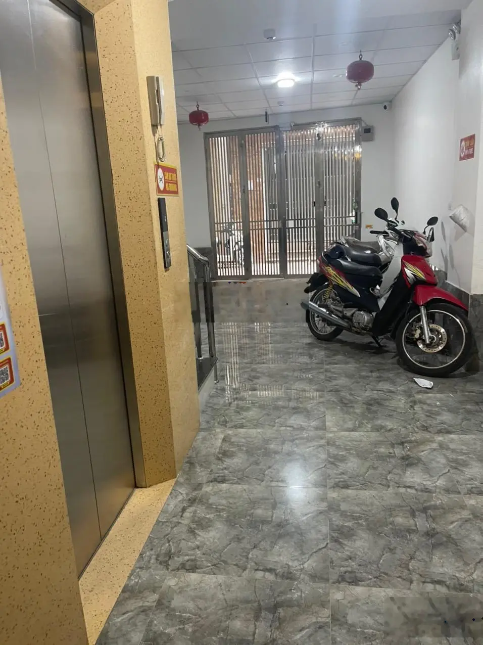 Chính chủ cần bán nhà Cầu Diễn, 52m2 5 tầng, 13 tỷ LH 0965 710 ***có thang máy)