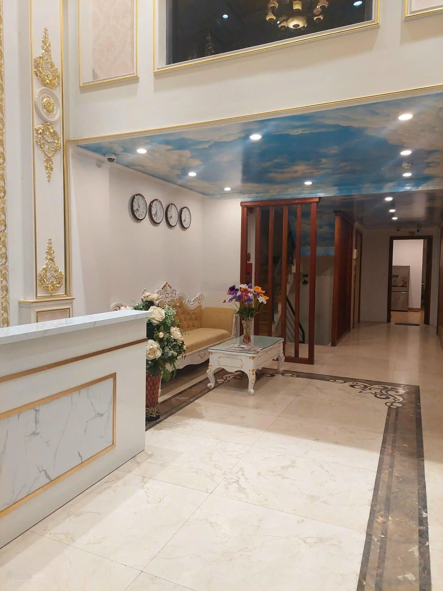 Bán gấp MP Xuân Diệu mặt Hồ Tây, kinh doanh bất chấp, DT 50m2, MT 5.5m, giá đầu tư
