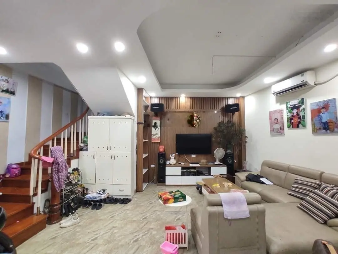 Bán nhà mặt phố Hồ Tùng Mậu, 24,5 tỷ, 67m2, 8PN, Cầu Giấy, Hà Nội