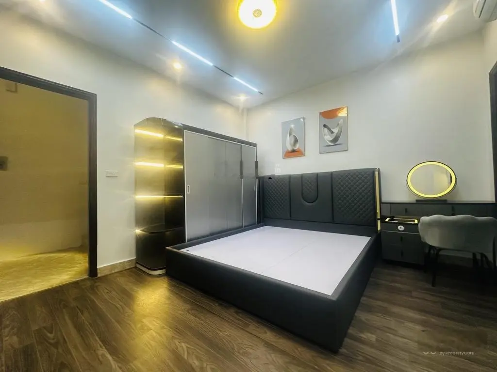 Siêu Hiếm_Ngay Ngã Tư Phố Huế+Trần Xuân Soạn+Trần Nhân Tông_Nhà Đẹp 5Tầng x DT 35m2_Hơn 8Tỷ