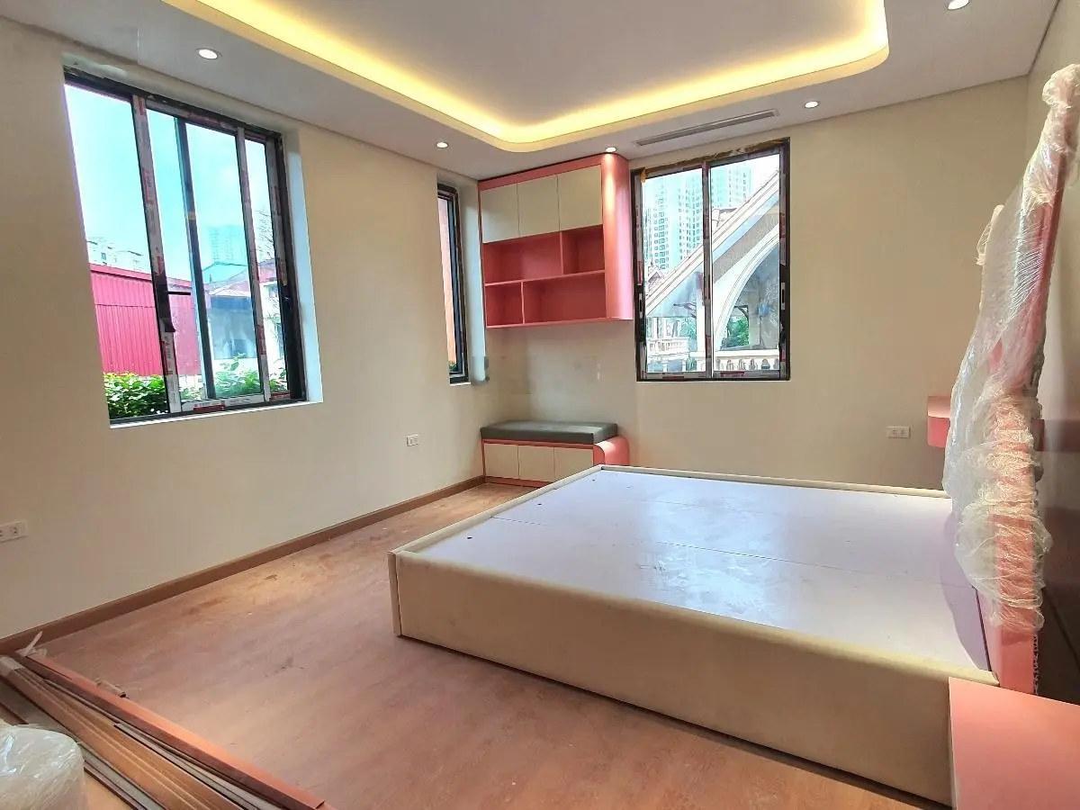 Bán nhà mặt phố lô góc khu đô thị Linh Đàm, Hoàng Mai. Diện tích 105m2, giá thương lượng