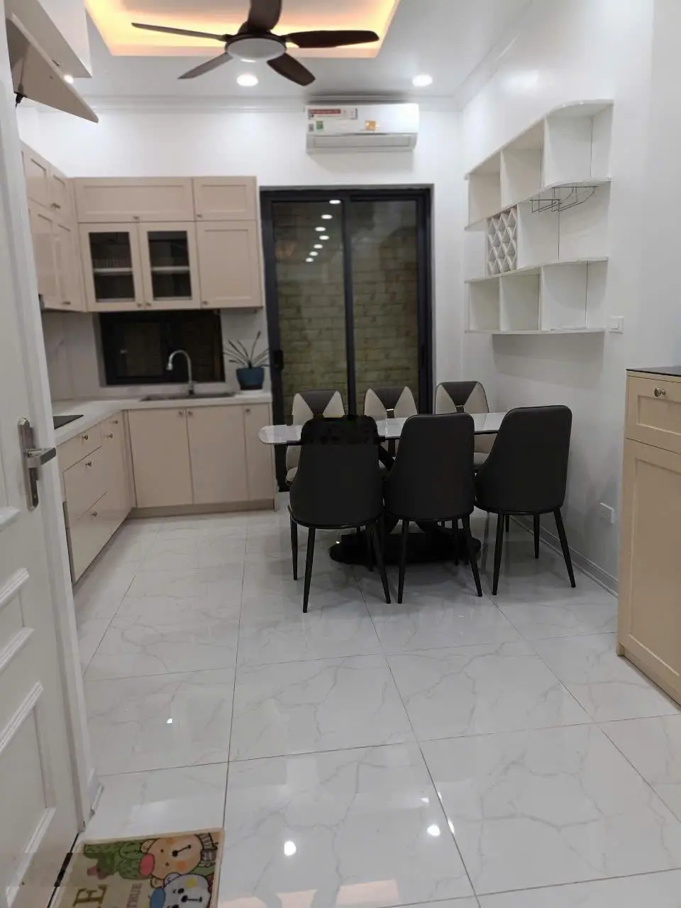 Nhà ngọc lâm kinh doanh, vỉa hè , ô tô tránh 46m2 - giá chỉ nhỉnh 13 đồng
