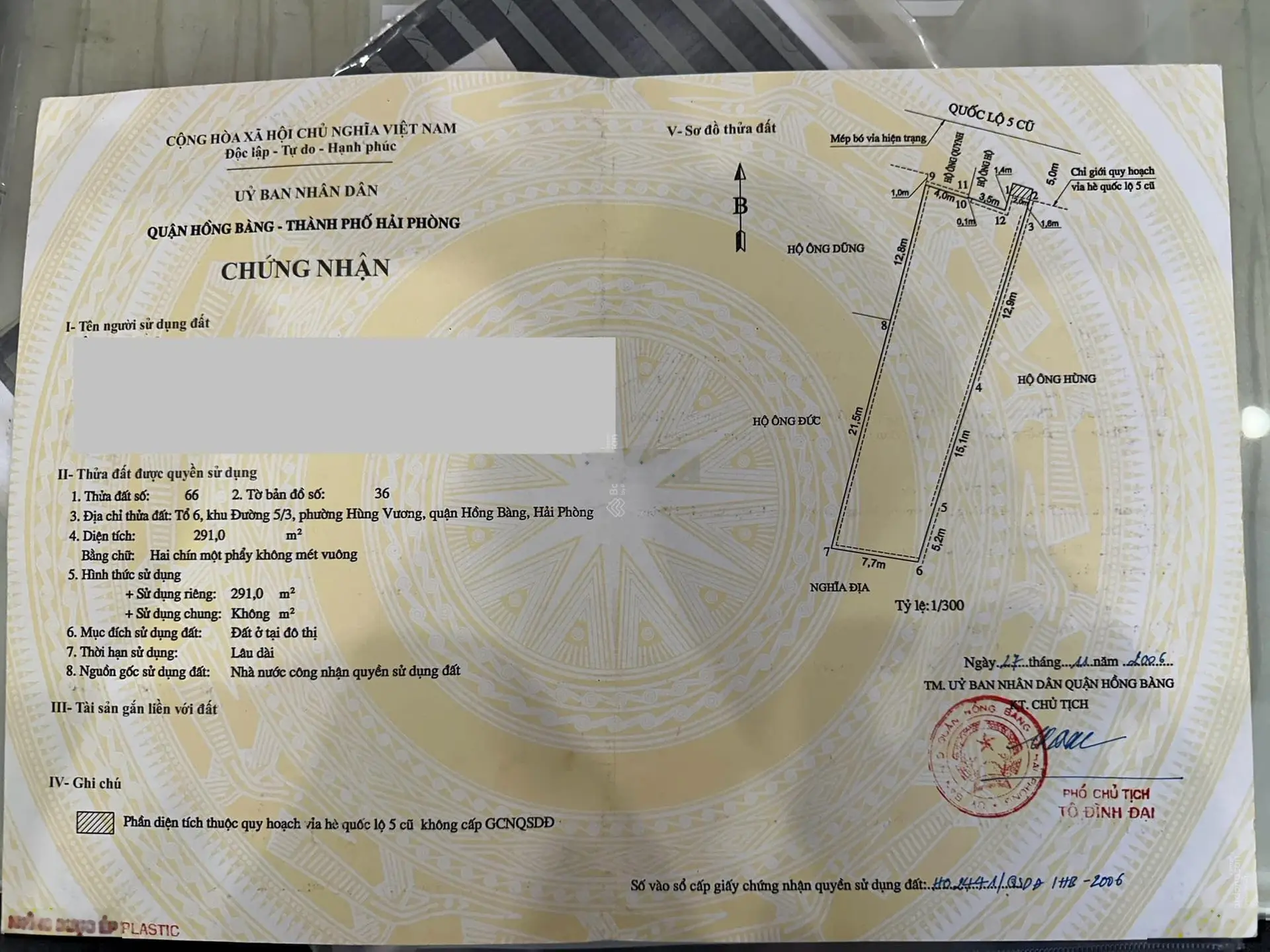 Mặt đường 5 cũ gần ngõ Dầu Lửa