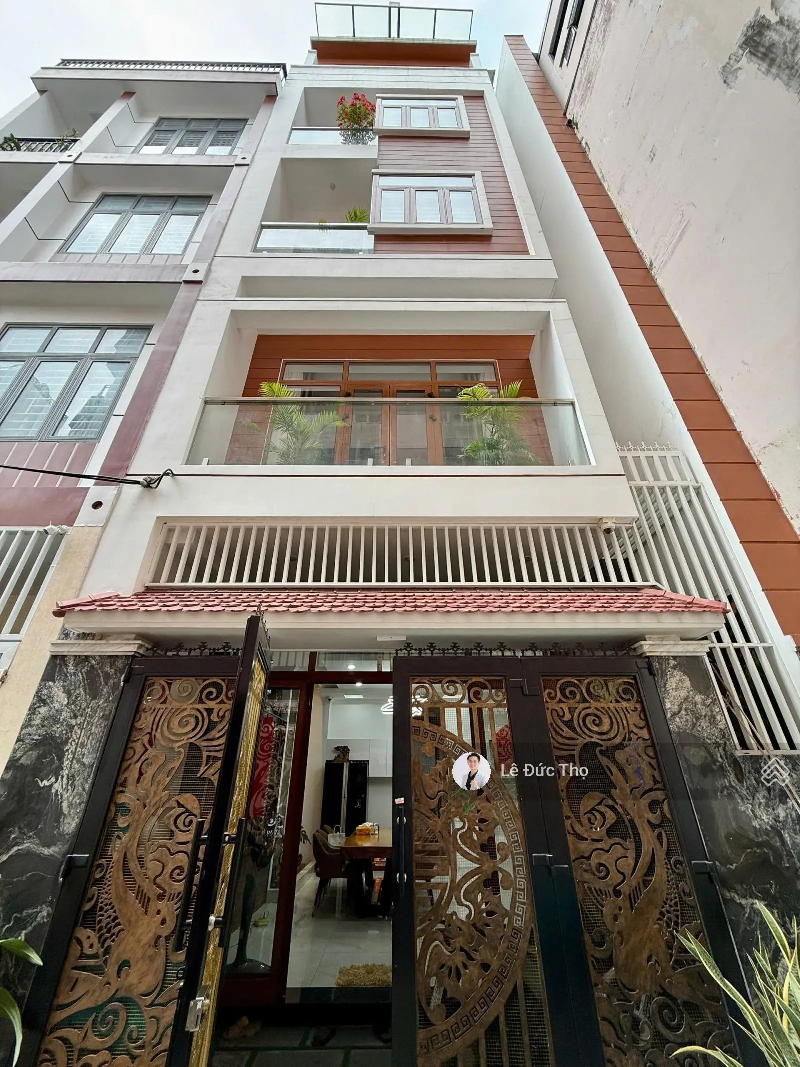 Bán nhà đẹp 5 tầng có thang máy hẻm oto 95 Bạch Đằng, ngay trung tâm, gần biển. Giá hạ 10,5 tỷ